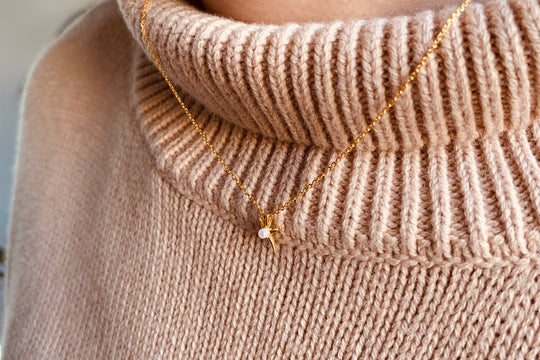 How To Style Your Delicate Jewellery In Winter